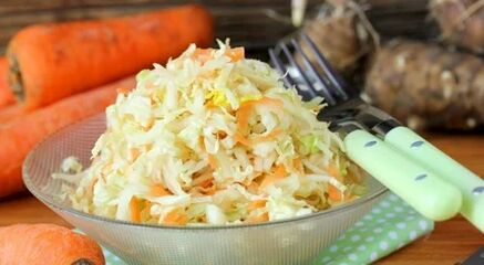 Salat aus Sauerkraut und Artischocken von Jerusalem