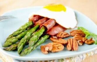 Keto-Diätgerichte können bei bestimmten Erkrankungen Nebenwirkungen für den Körper haben